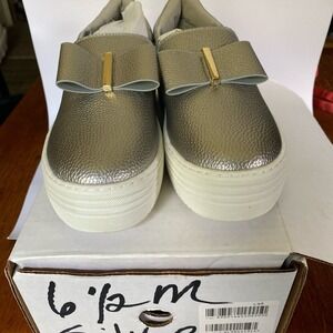 New Joy Luxe Women's Leather Bow Silver Sneaker Size 6.5